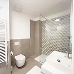 Blue Life 3b Tirabora Short Rent, Con Parcheggio Privato * Trieste