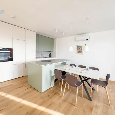 Blue Life 3b Tirabora Short Rent *