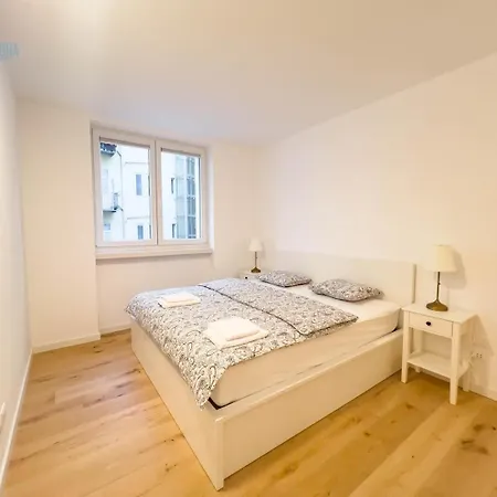 Blue Life 3b Tirabora Short Rent, Con Parcheggio Privato Trieste