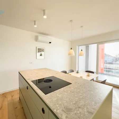 Blue Life 3b Tirabora Short Rent, Con Parcheggio Privato * Trieste